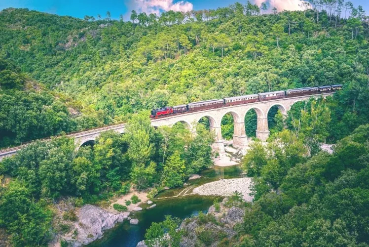 Steam Spectacular In France
