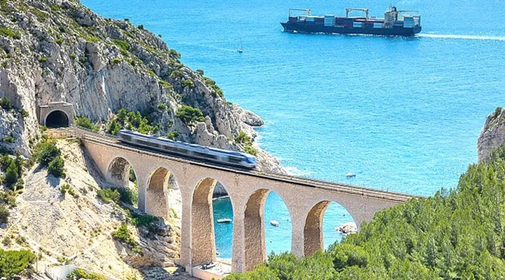 Steam Spectacular In France
